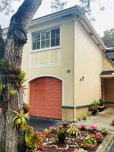 2445 Centergate Dr 205 #205 Miramar FL