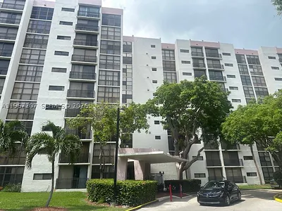 17021 N Bay Rd 904 #904 Sunny Isles Beach FL