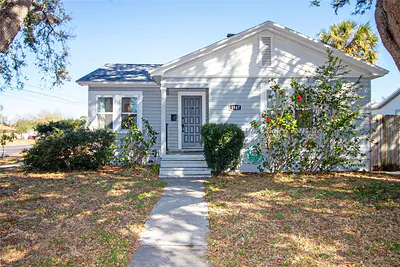1547 35TH AVENUE N St Petersburg FL