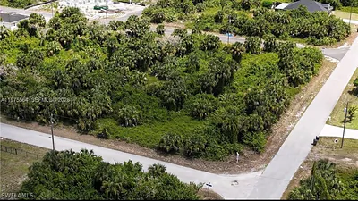 327 LANCELOT AVE Lehigh Acres FL