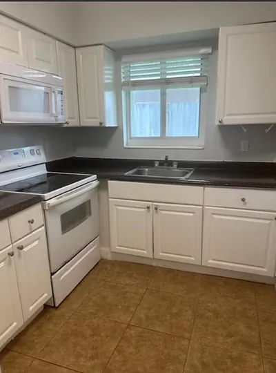 332 SW 2nd Place 3, Pompano Beach, FL 33060 #3 Pompano Beach FL