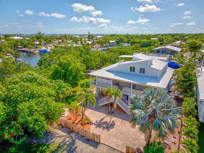 894 Ellen Dr Key Largo FL