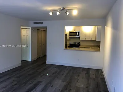 9301 SW 92nd Ave 207C #207C Miami FL