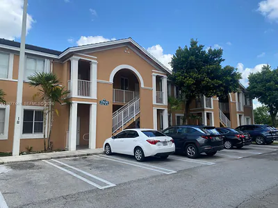 17630 NW 73rd Ave 102-4 #102-4 Hialeah FL