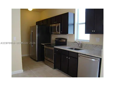 17120 SW 95 th terrace Studio #Studio Miami FL