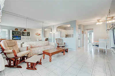 800 SW 10th Ter 20T #20T Hallandale Beach FL