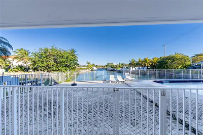 2225 NE 123rd St 114 #114 North Miami FL
