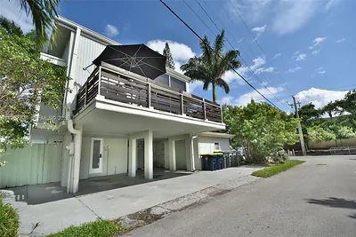 250 SE Park St 5 #5 Dania Beach FL