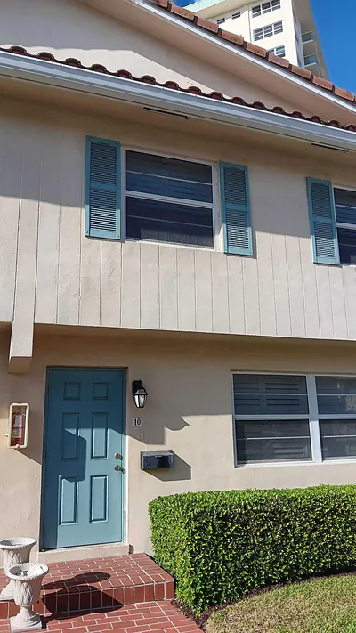5450 N Ocean Boulevard 10, Lauderdale-By-The-Sea, FL 33308 #10 Lauderdale By The Sea FL