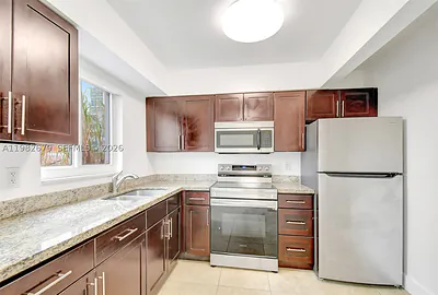 407 SE 9th Court 3 #3 Hallandale Beach FL