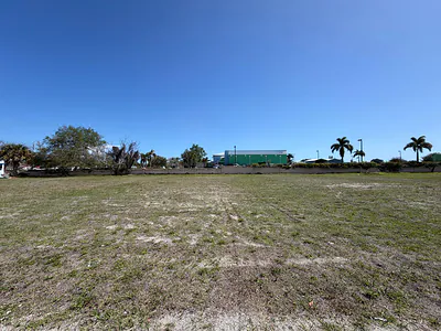 705 SE Tarpon Avenue, Stuart, FL 34994 Stuart FL