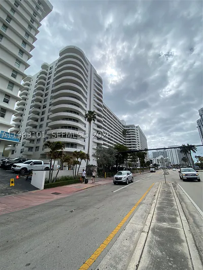 5555 Collins Avenue 17A, Miami Beach, FL 33140 #17A Miami Beach FL