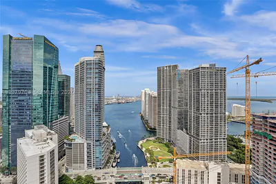31 SE 5th St 4112 #4112 Miami FL
