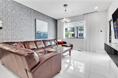 4745 NW 84th Ct 19 #19 Doral FL