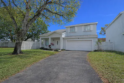 14615 SW 142nd Place Cir Miami FL