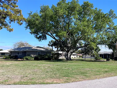 618 RUBENS DRIVE 618 #618 Nokomis FL
