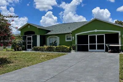1122 MCKINLEY AVE Lehigh Acres FL