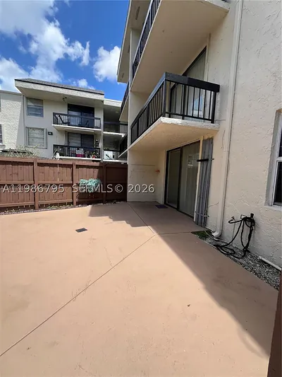 8307 SW 142nd Ave F105 #F105 Miami FL