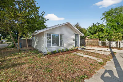 1777 28TH AVENUE N St Petersburg FL