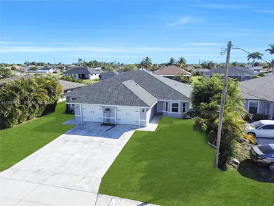 2032 NE 6th Street, FL 33909 Cape Coral FL