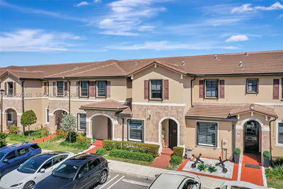 11295 W 34th Way Hialeah Gardens FL