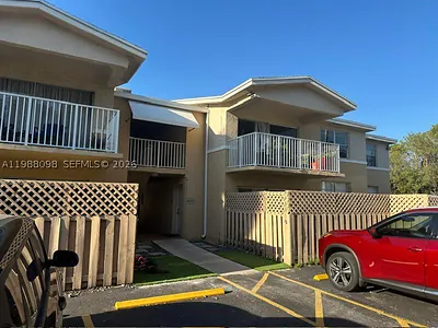 4500 NW 79th Ave 2B #2B Doral FL