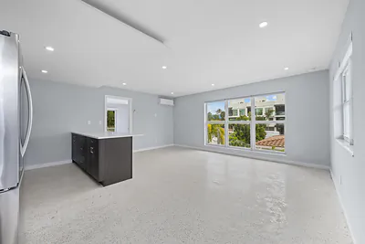 3220 NE 7th Place 3, Pompano Beach, FL 33062 #3 Pompano Beach FL