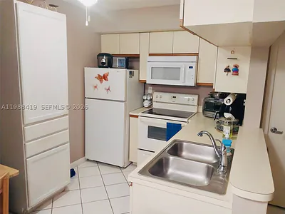 15525 N Miami Lakeway N 209-8 #209-8 Miami Lakes FL