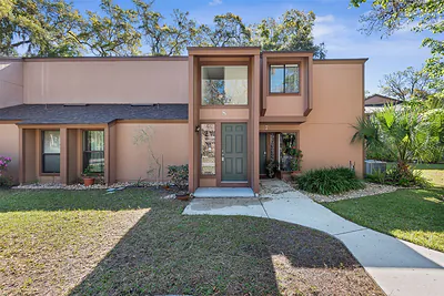 8 OAKMONT COURT 8 #8 Palm Coast FL