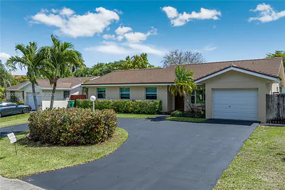 9014 SW 163rd Ter Palmetto Bay FL