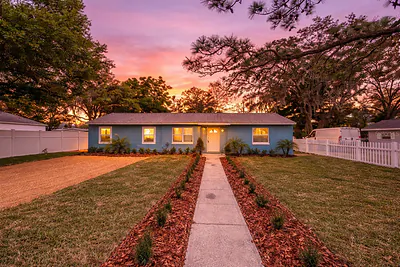 25 E CHARLOTTE AVENUE Eustis FL