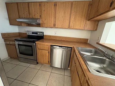 1024 Twin Lakes Dr 21-F #21-F Coral Springs FL