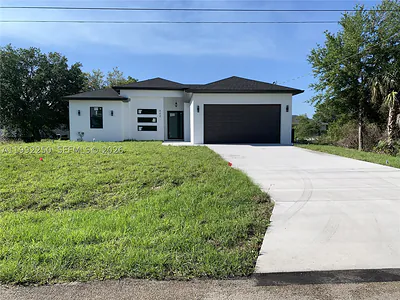 442 Redwing St Lehigh Acres FL