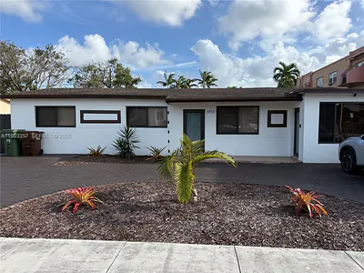 1050 W 37th St Hialeah FL