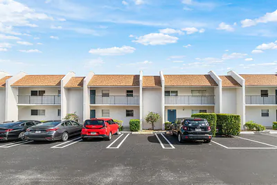 2825 SW 22nd Avenue 104, Delray Beach, FL 33445 #104 Delray Beach FL