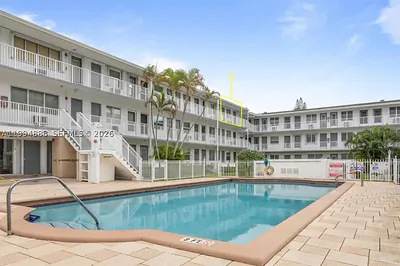 15600 NE 6th Ave 26B #26B Miami FL