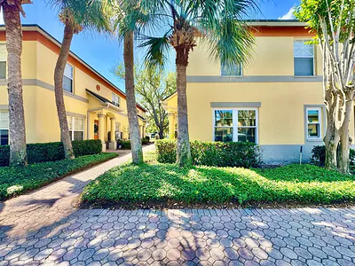 160 COQUINA BAY DRIVE St Petersburg FL