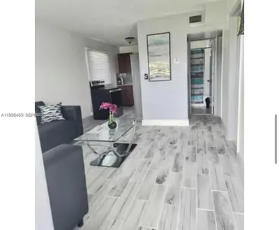 715 NW 7th Ave 4 #4 Hallandale Beach FL