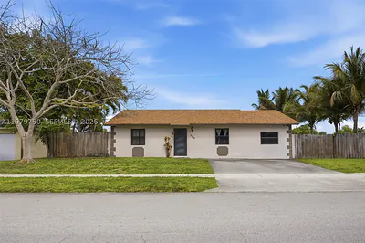 720 SW 81 Ter North Lauderdale FL
