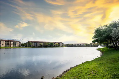 850 SW 138th Ave 411D #411D Pembroke Pines FL