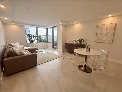 2899 Collins Ave 424 #424 Miami Beach FL