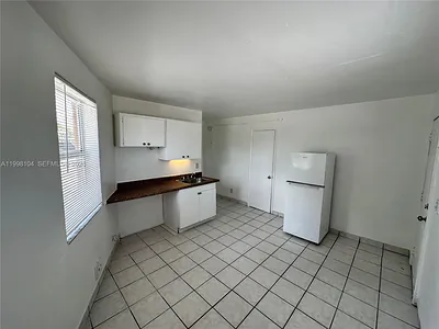 701 NW 7th Ave 1 #1 Hallandale Beach FL