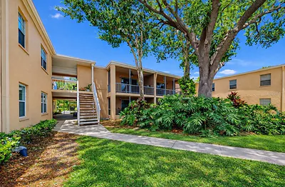 4724 CHRISTA COURT 322 #322 Tampa FL