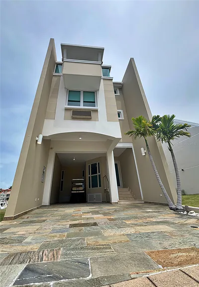 14 PENINSULA DE SAN JUAN STREET Humacao PR