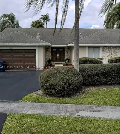 7969 NW 51st Ct Lauderhill FL