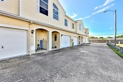 6400 46TH AVENUE N 71 #71 Kenneth City FL