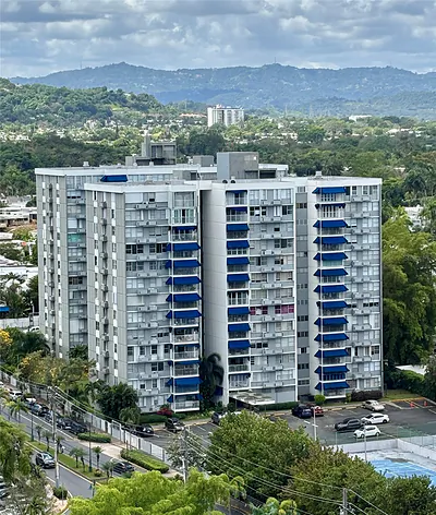 1248 AV. LUIS VIGOREAUX 8 #8 Guaynabo PR
