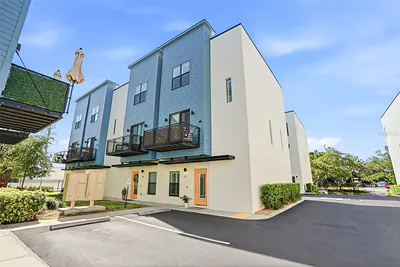 4810 W MCELROY AVENUE 17 #17 Tampa FL