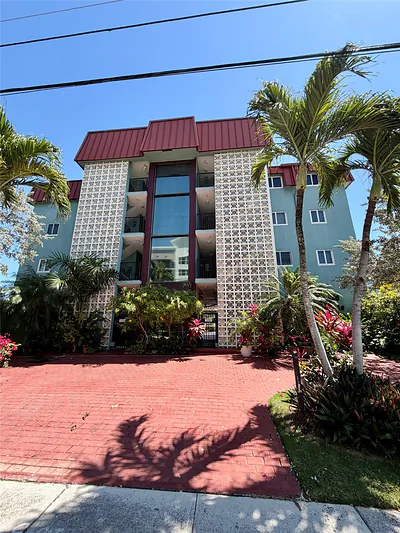 180 SE 20TH AVENUE 303 #303 Deerfield Beach FL