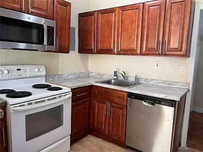 931 NW 34th Way Lauderhill FL